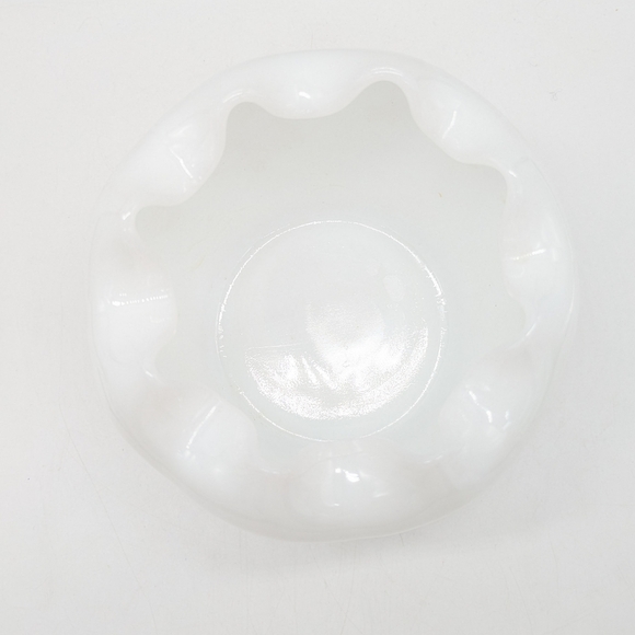 Vintage Pinch Ruffle Scalloped Edge White Milk Glass Vase - Picture 2 of 8